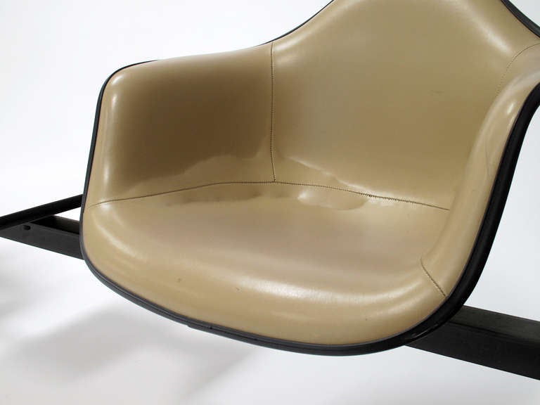Herman Miller Tandem Seating Bench by Charles and Ray Eames 2