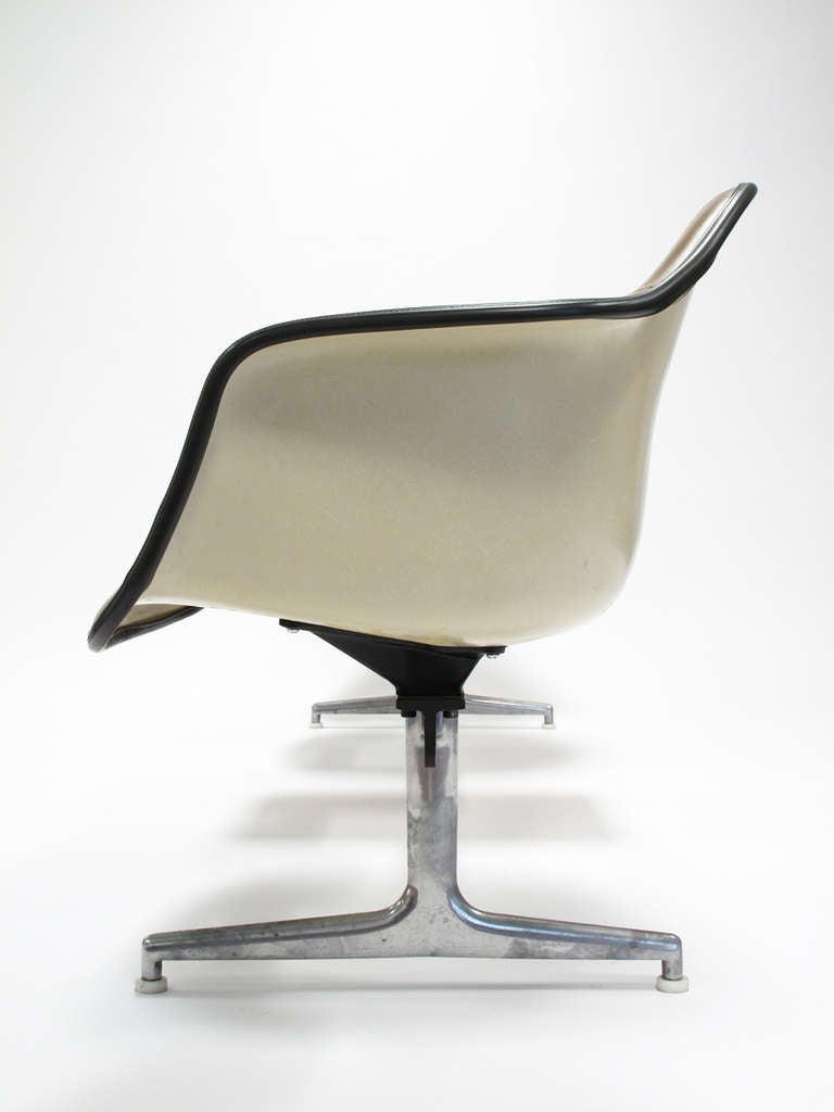 Herman Miller Tandem Seating Bench by Charles and Ray Eames 1