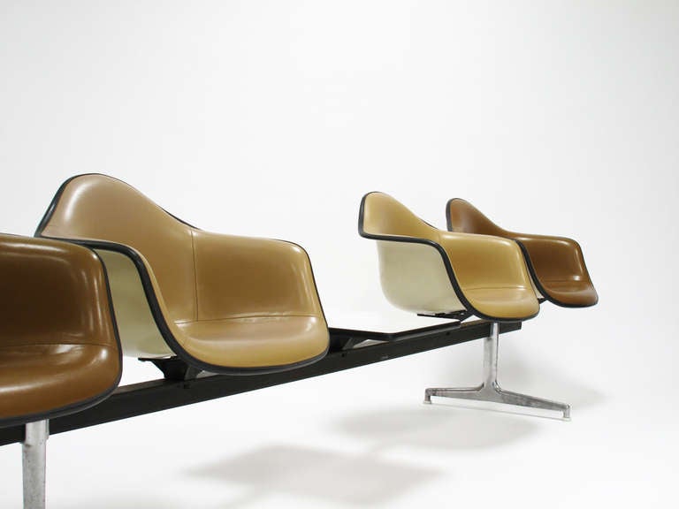 Herman Miller Tandem Seating Bench by Charles and Ray Eames In Good Condition In Los Angeles, CA
