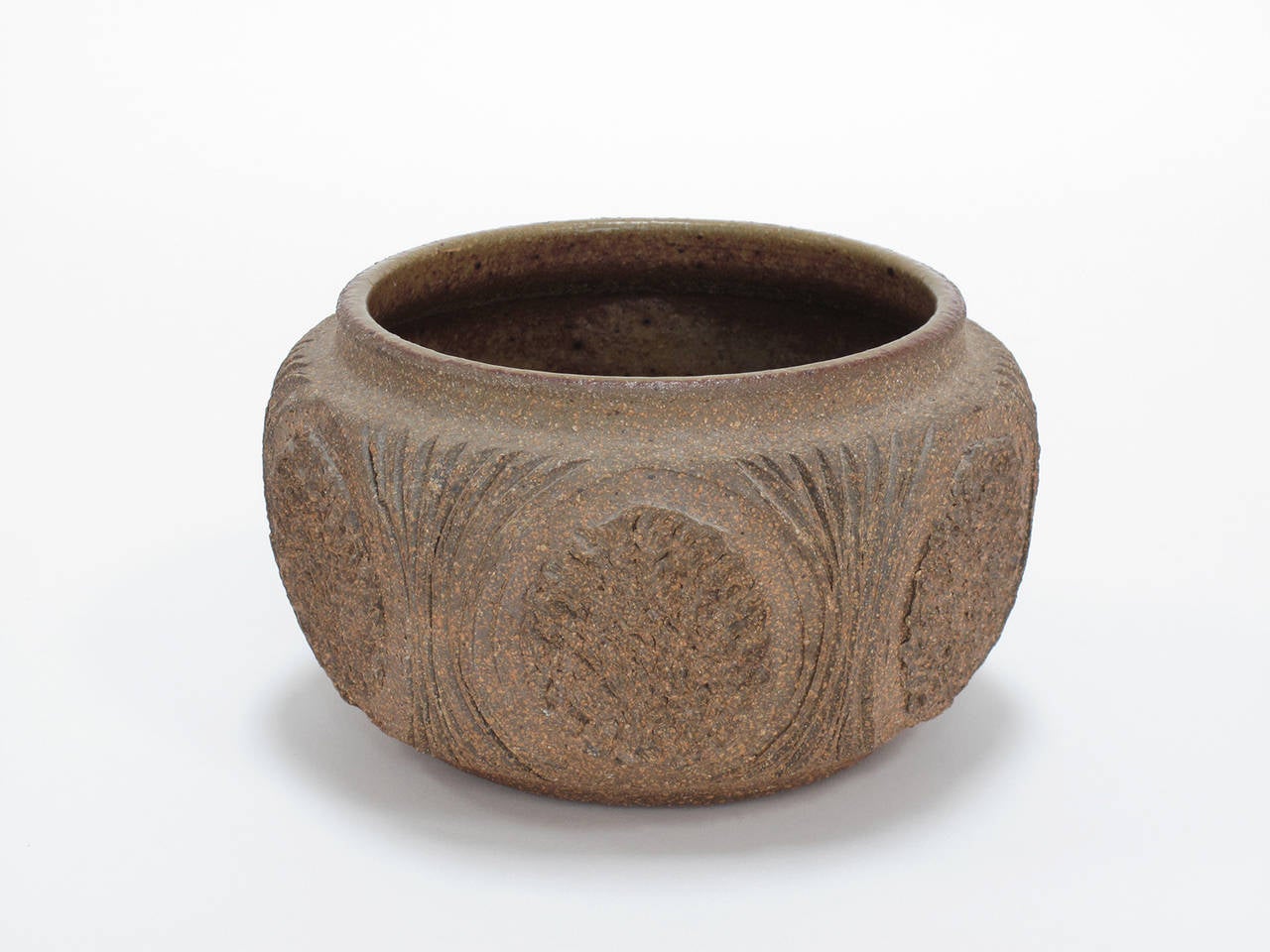 Mid-Century Modern Early Studio Pottery by Robert Maxwell For Sale