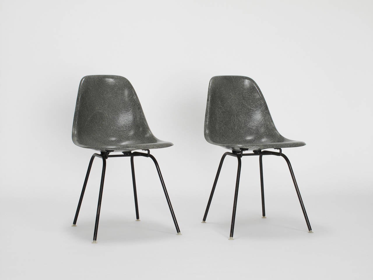 American Pair of Charles and Ray Eames Fiberglass 'Shell' Chairs, 1960s For Sale