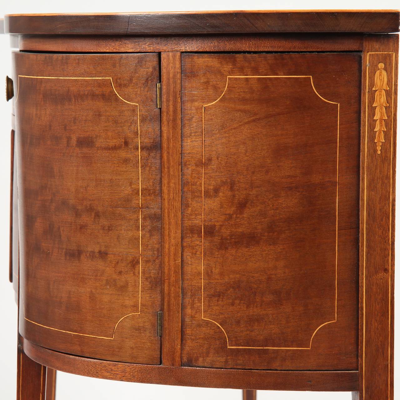 Small American Federal Style Inlaid Sideboard Console c. 1890-1910 2