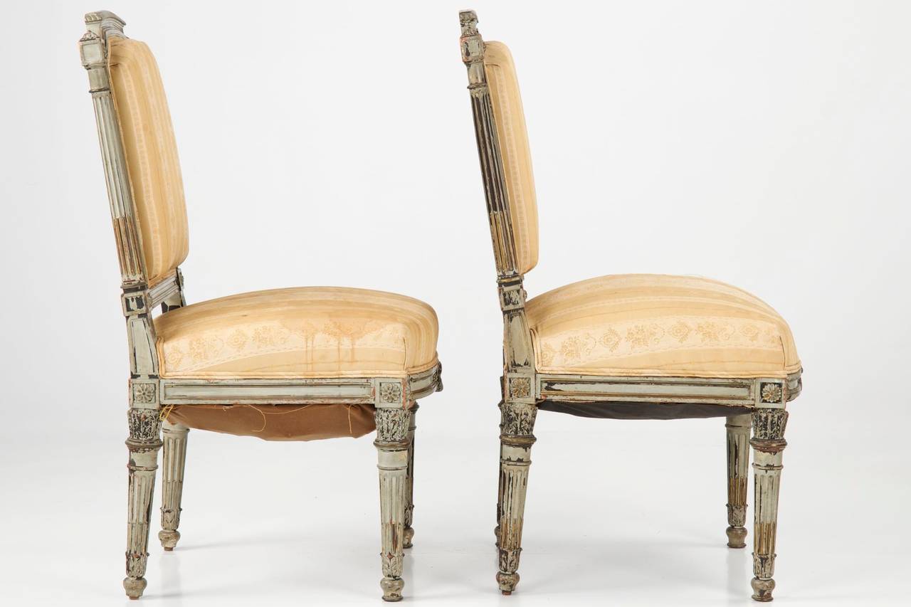 Pair of Antique French Louis XVI Style Gray Painted Side Chairs, 19th Century In Distressed Condition In Shippensburg, PA