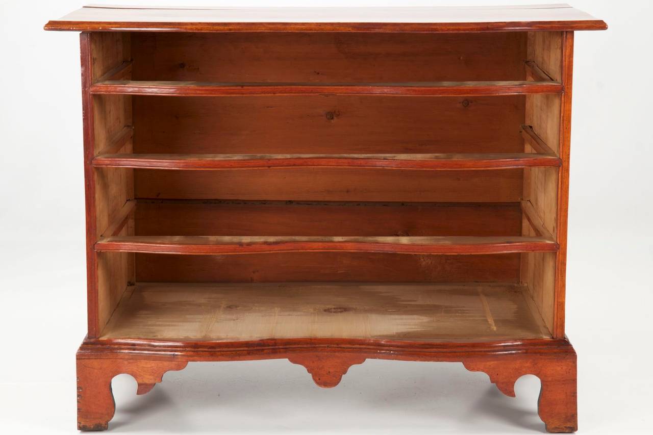 American Chippendale Oxbow Serpentine Chest of Drawers, Massachusetts 2