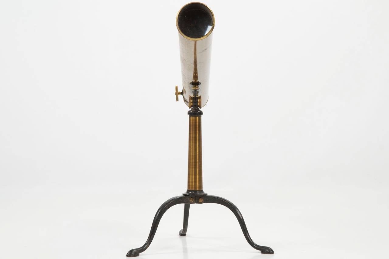 This single-draw telescope was manufactured by the firm of D. McGregor & Co. of Glasgow and Greenock. Operating as 