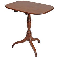 Antique American Federal Mahogany Tilt-Top Candle Stand, New York circa 1800-1815