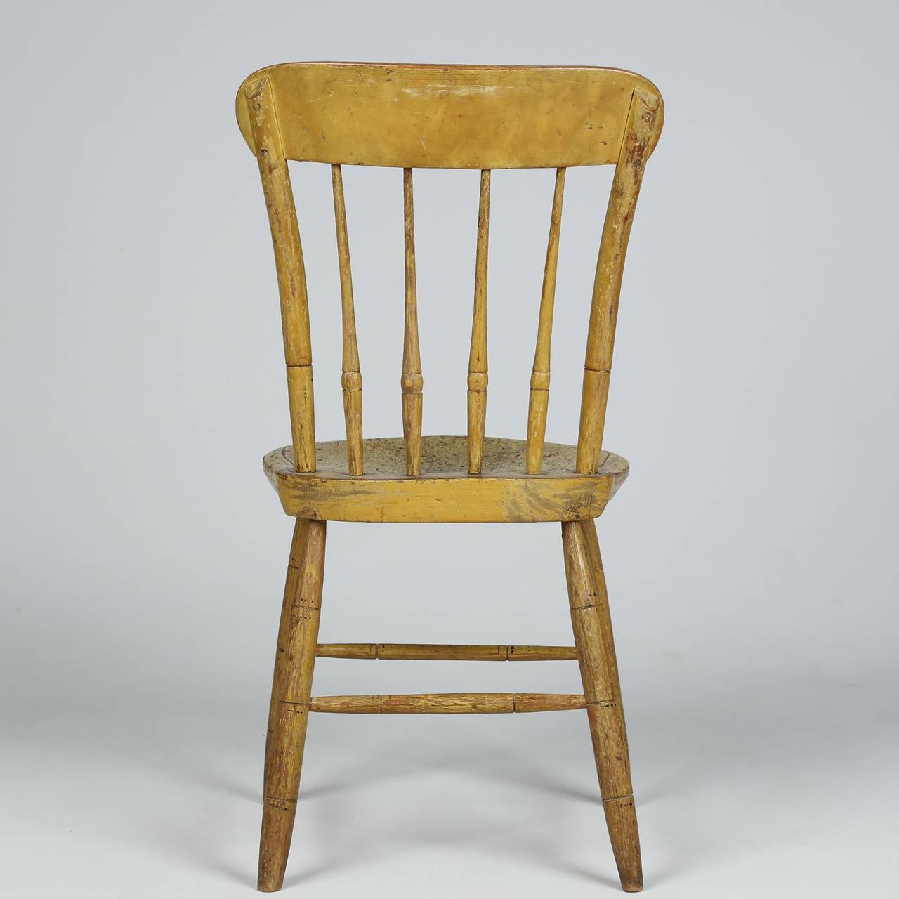 Early 19th Century Pair of American Windsor Yellow Painted Side Chairs, Massachusetts, circa 1826