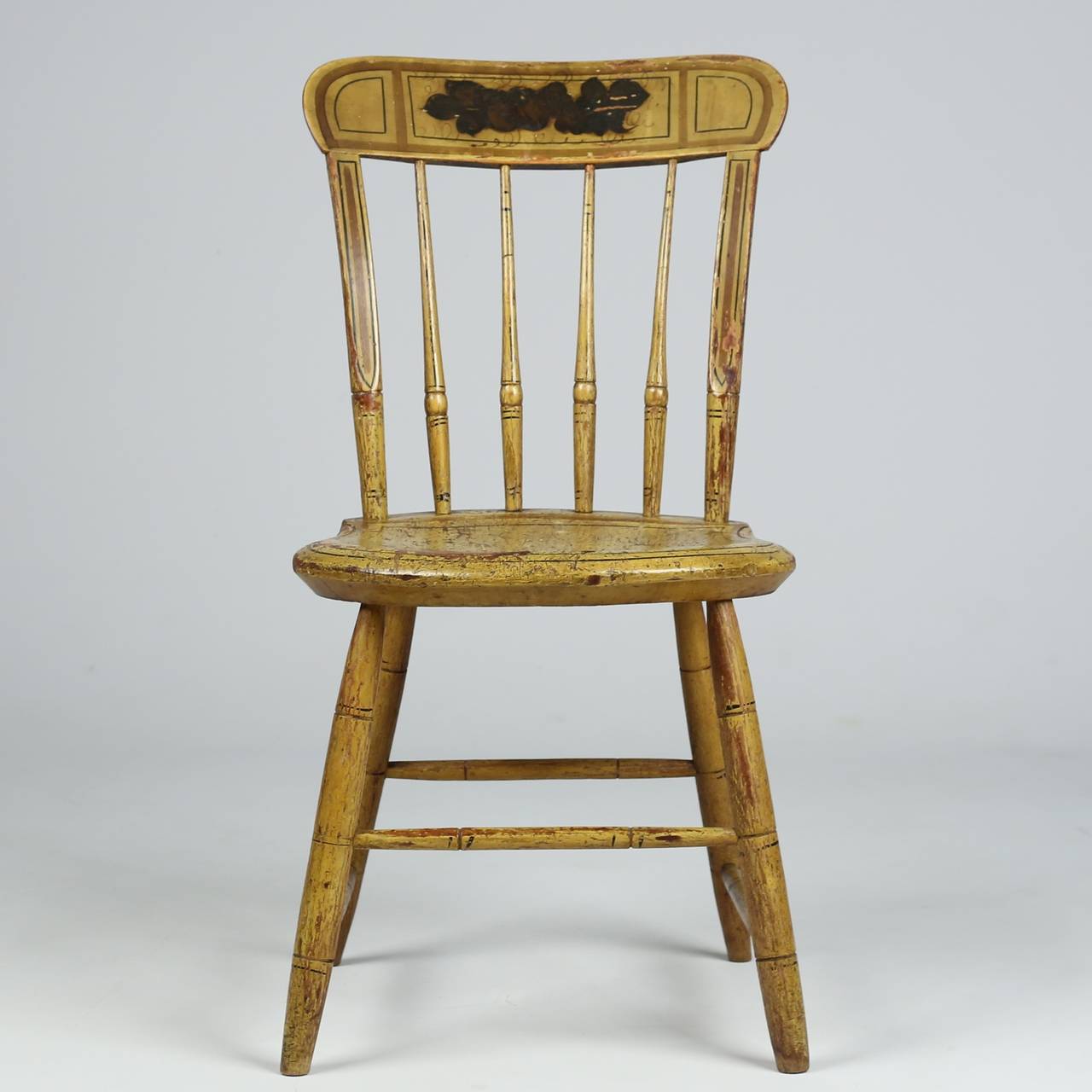 Pair of American Windsor Yellow Painted Side Chairs, Massachusetts, circa 1826 4