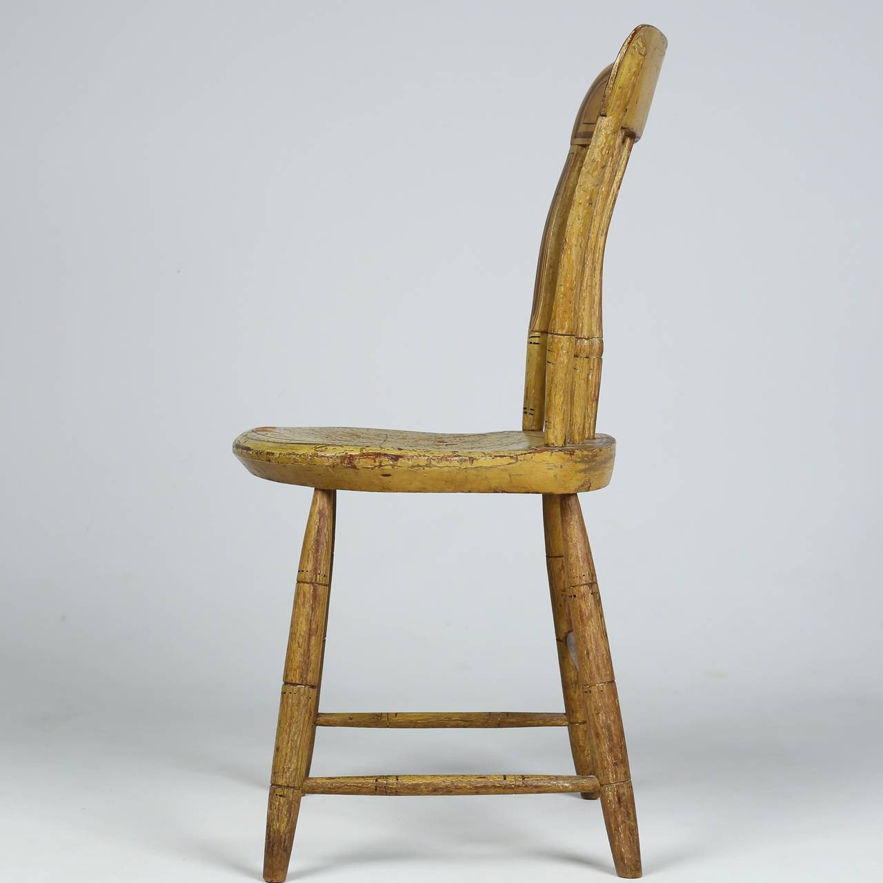 Pair of American Windsor Yellow Painted Side Chairs, Massachusetts, circa 1826 1