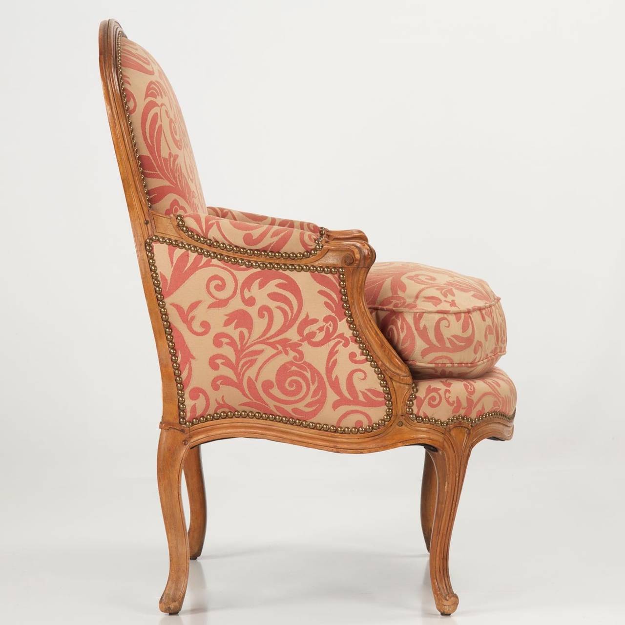 French Louis XV Carved Beechwood Antique Bergere Armchair In Good Condition In Shippensburg, PA