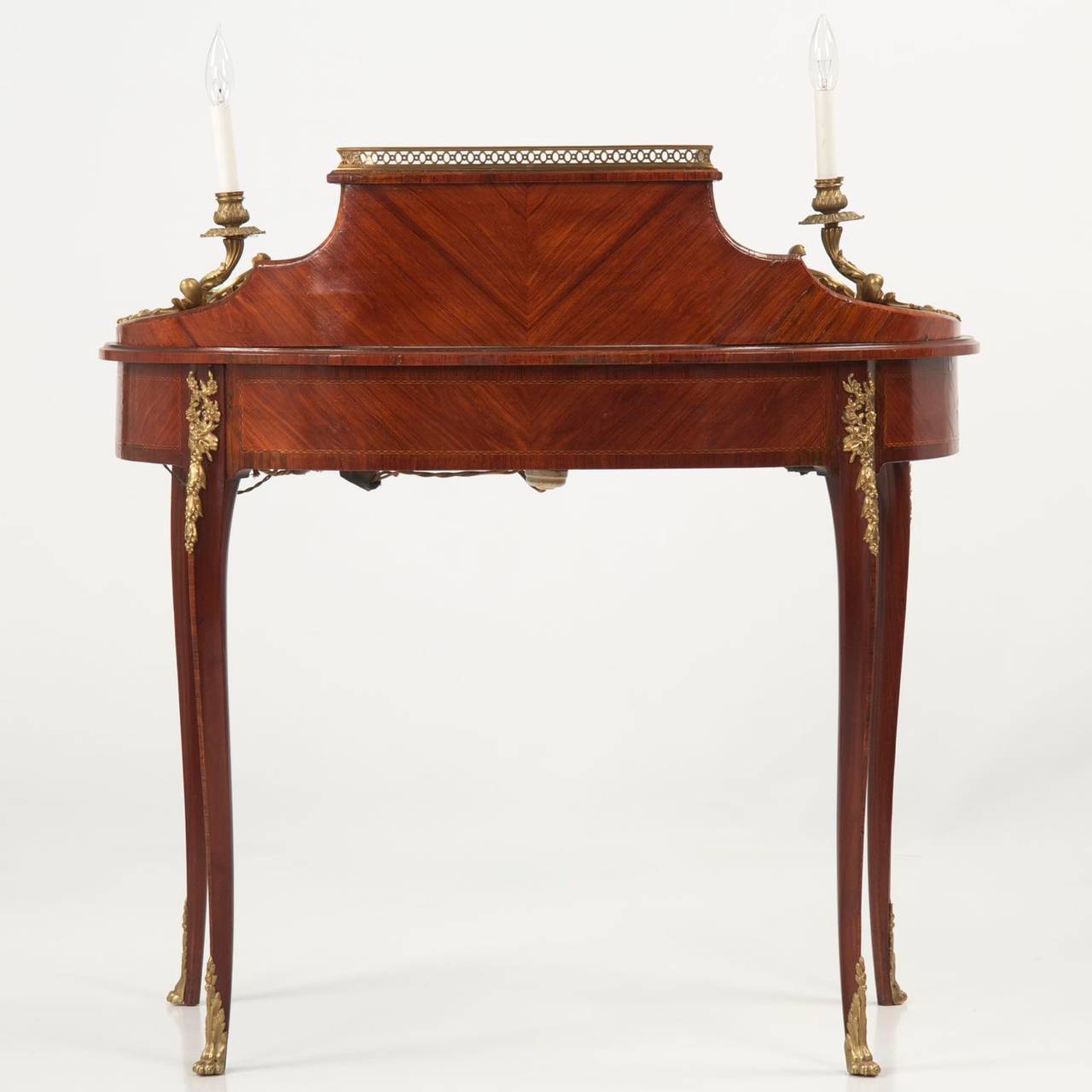 French Louis XV Style Inlaid Kidney Form Writing Desk, 19th Century In Excellent Condition In Shippensburg, PA