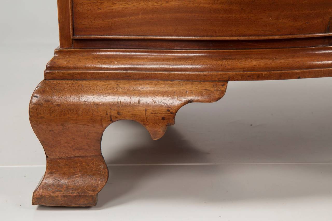 American Chippendale Mahogany Oxbow Desk, Massachusetts, circa 1770 4