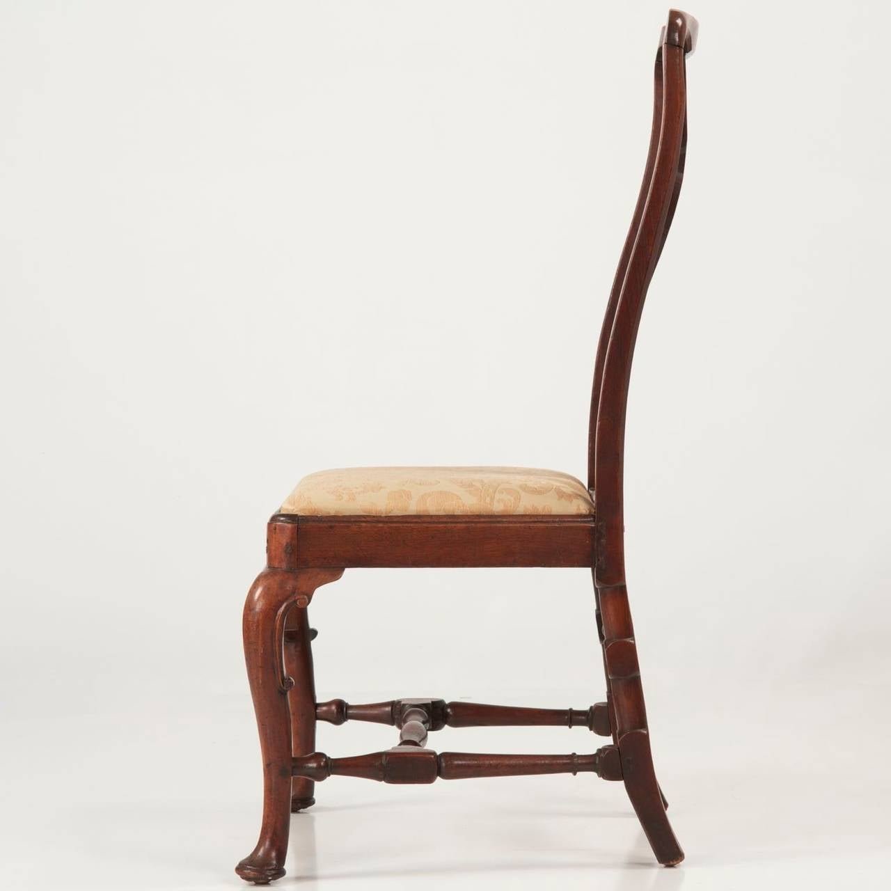 Unknown Queen Anne Walnut Antique Side Chair, circa 1725-1740