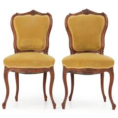 Rococo Revival Walnut Parlor Suite with Settee and Four Chairs, 19th Century