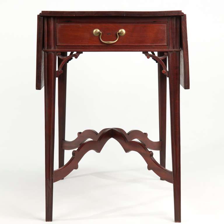 American Chippendale Mahogany Pembroke Side Table, Philadelphia c. 1790 In Excellent Condition In Shippensburg, PA