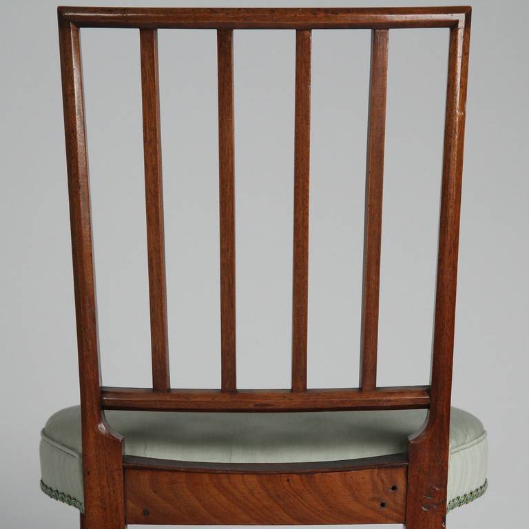 Set of Seven American Federal Dining Chairs, circa 1805-1815 3