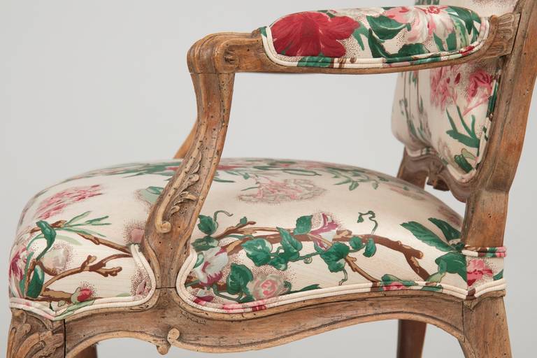 Fine Louis XV Beechwood Fauteuil Chair by Louis Cresson 1