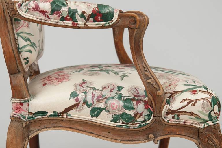 Fine Louis XV Beechwood Fauteuil Chair by Louis Cresson 4