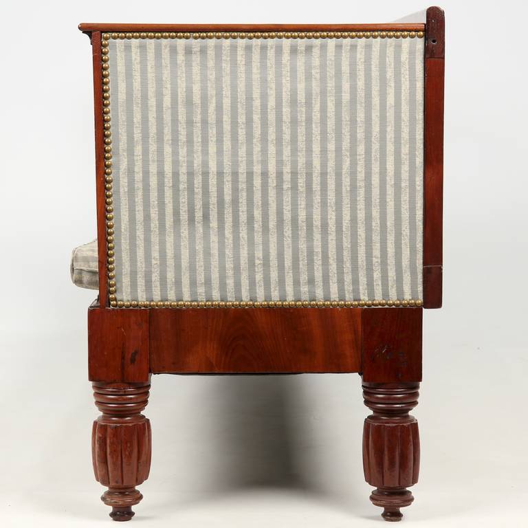 Fine American Classical Mahogany Box Sofa, New York, circa 1840 1