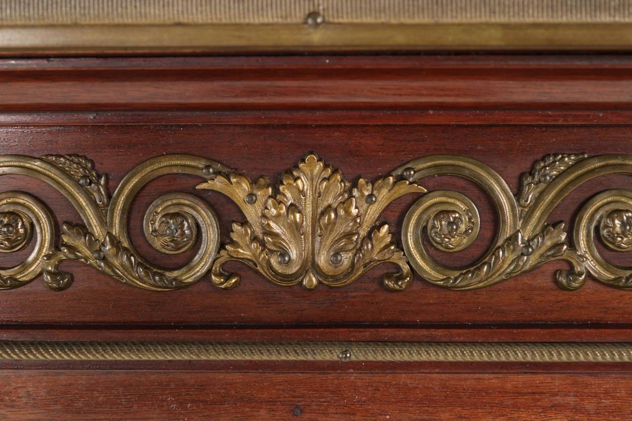 French Louis XVI Style Mahogany Gilt Bronze Vitrine Display Cabinet, circa 1900 2