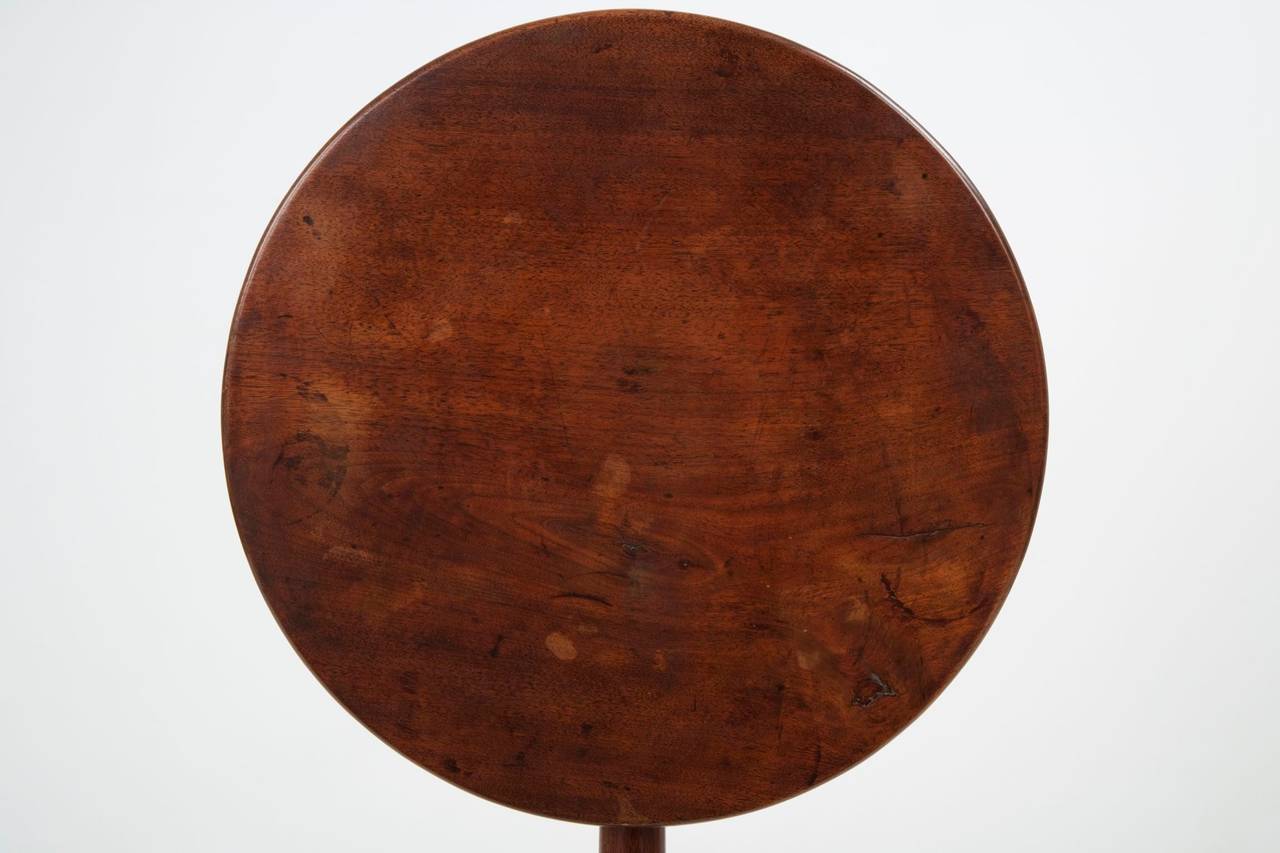American Queen Anne Walnut Candle Stand, Pennsylvania, Late 18th Century 3