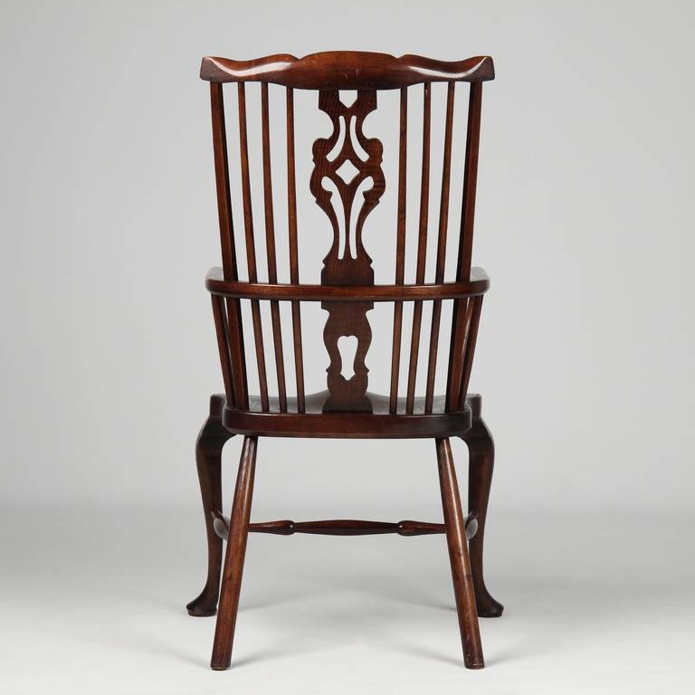Set of Eight English Queen Anne Windsor Antique Dining Chairs, 20th Century In Excellent Condition In Shippensburg, PA