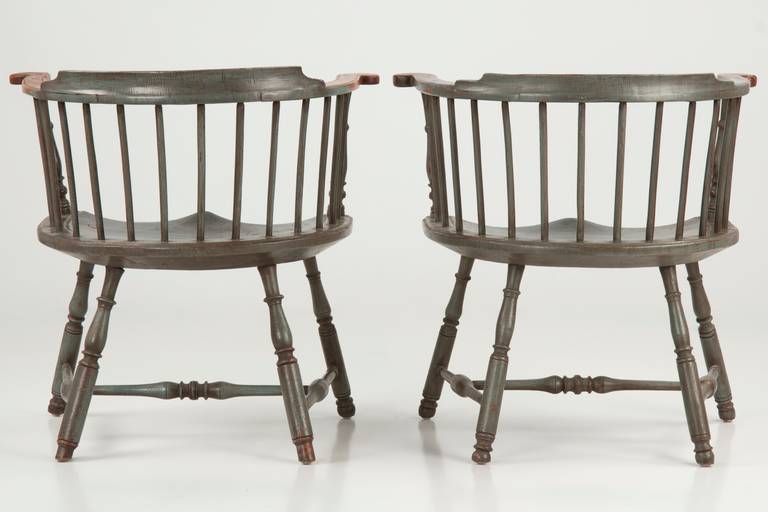 Pair of American Painted Lowback Windsor Antique Chairs, Early 20th Century 1