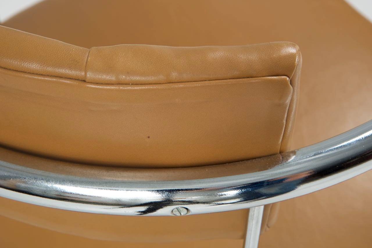 Eight Mid-Century Modern Chromed Tubular and Leather Dining Chairs 1