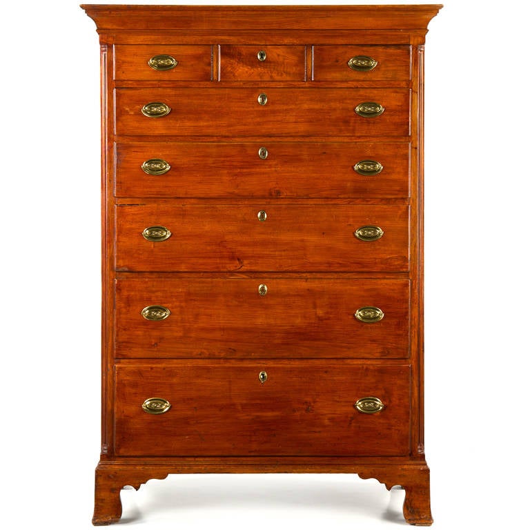 American Federal Walnut Tall Chest Of Drawers With Fluted Columns
Pennsylvania, circa 1810-1820

A distinct transition into the Federal Period, this fine Pennsylvania Tall Chest of Drawers exhibits the classical architecture of the Chippendale