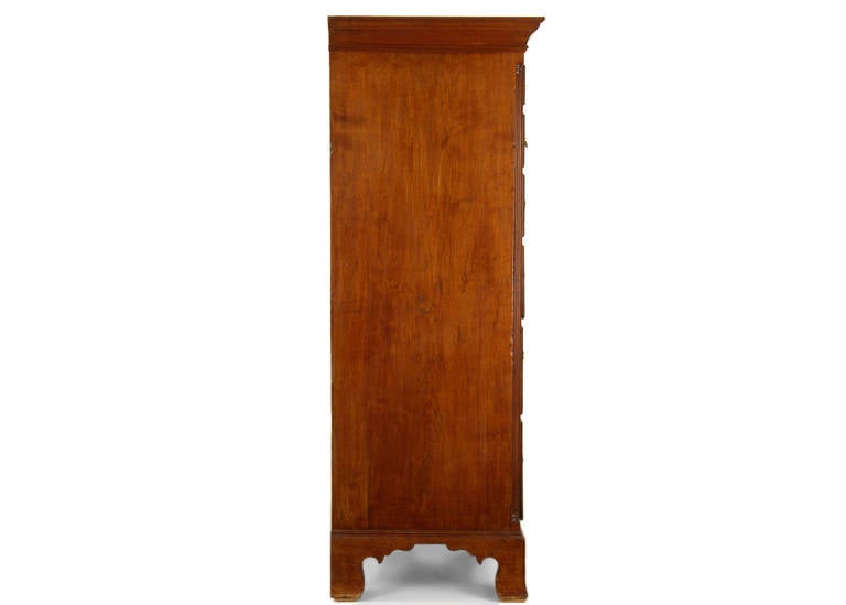 American Federal Walnut Tall Chest of Drawers, Pennsylvania circa 1810-1820 In Good Condition In Shippensburg, PA