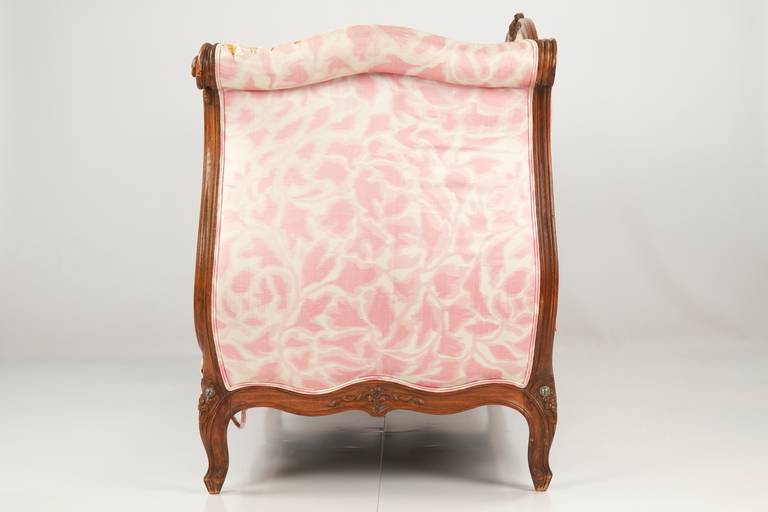 19th Century French Louis XV Antique Carved Daybed / Chaise Lounge, circa 1880