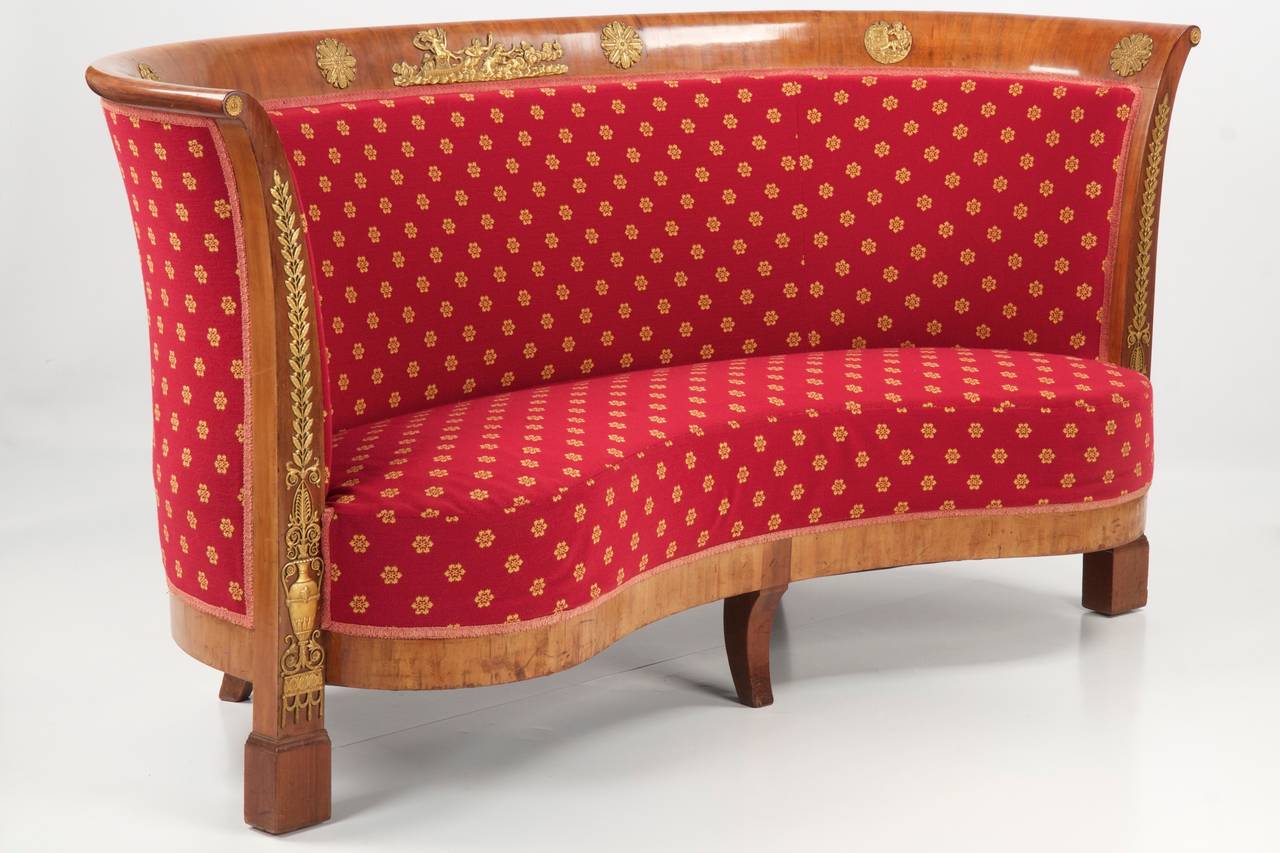 French Napoleon III Mahogany Antique Sofa Canapé Settee, circa 1860 In Excellent Condition In Shippensburg, PA
