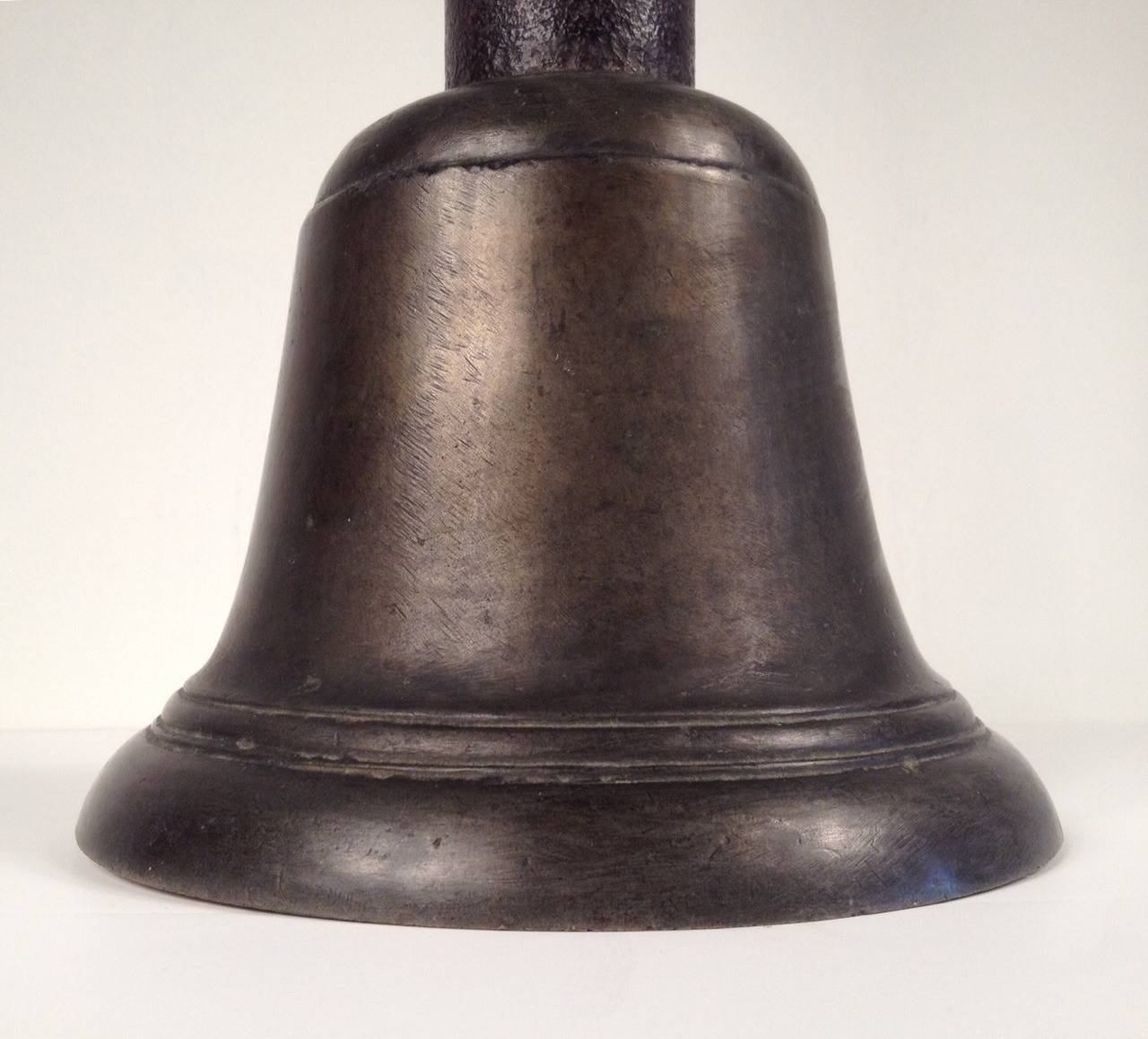 Rare Early Plantation Bronze Bell, 19th Century For Sale 3