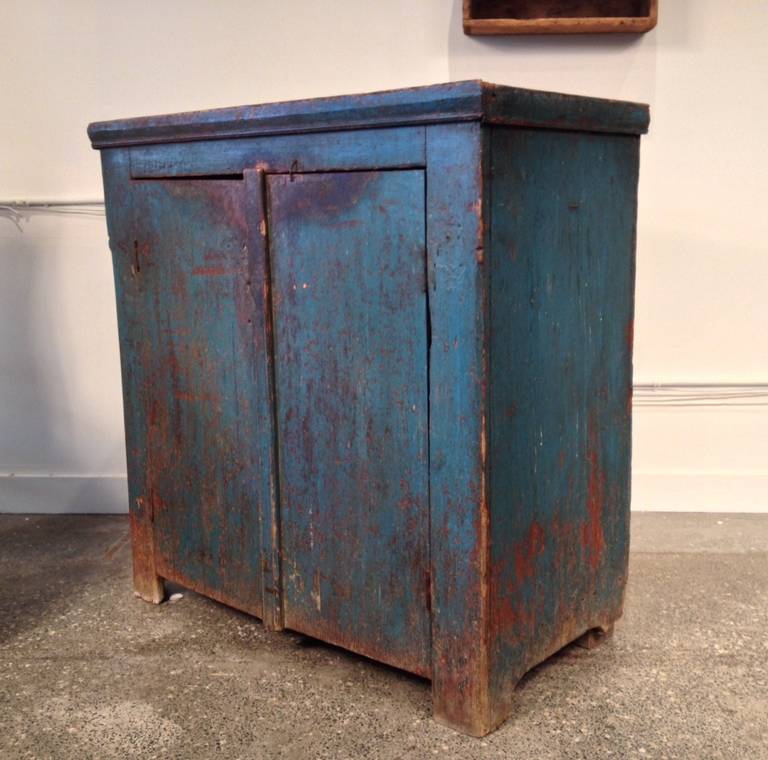 Early 19th Century Painted Cabinet For Sale 1