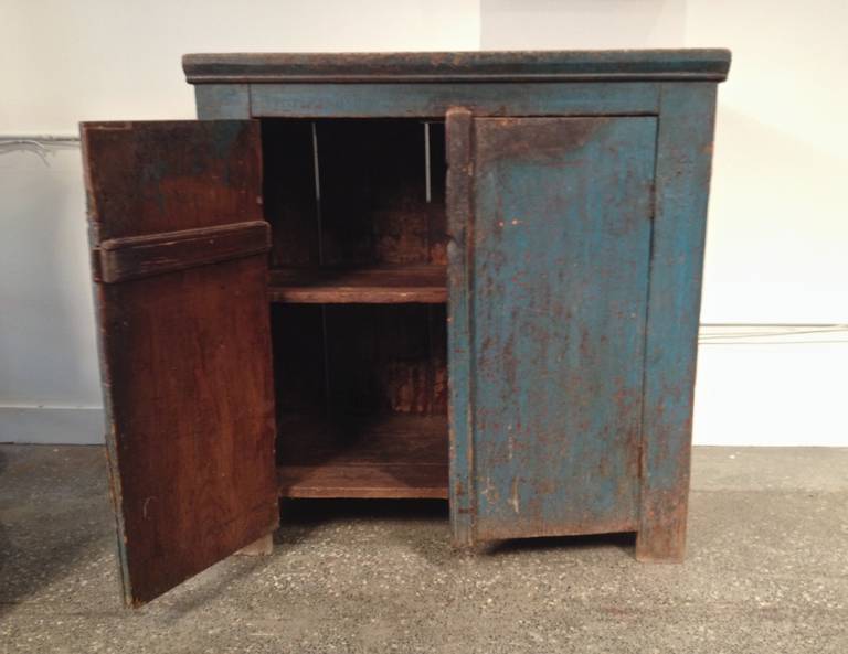 Early 19th Century Painted Cabinet In Distressed Condition For Sale In By Appointment Only, Ontario