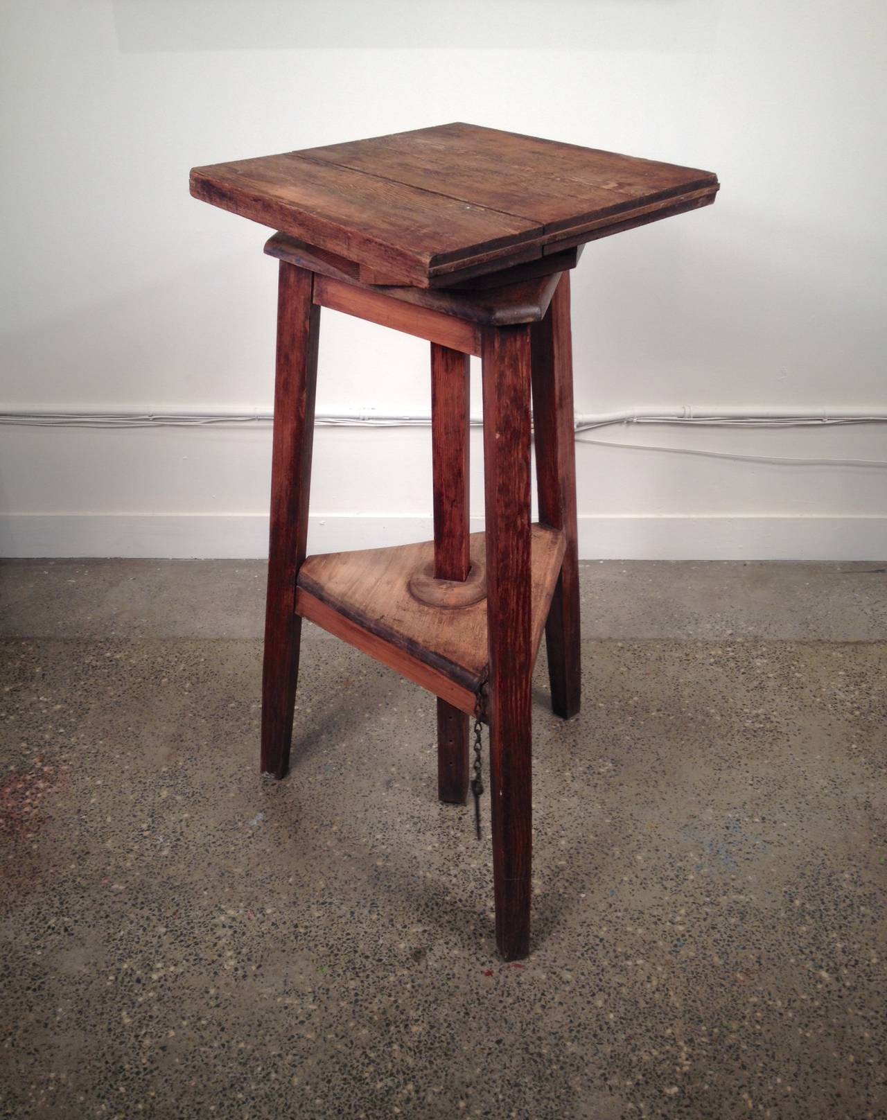 French Oak Sculptor's Stand/ Table with Revolving Top In Good Condition For Sale In By Appointment Only, Ontario