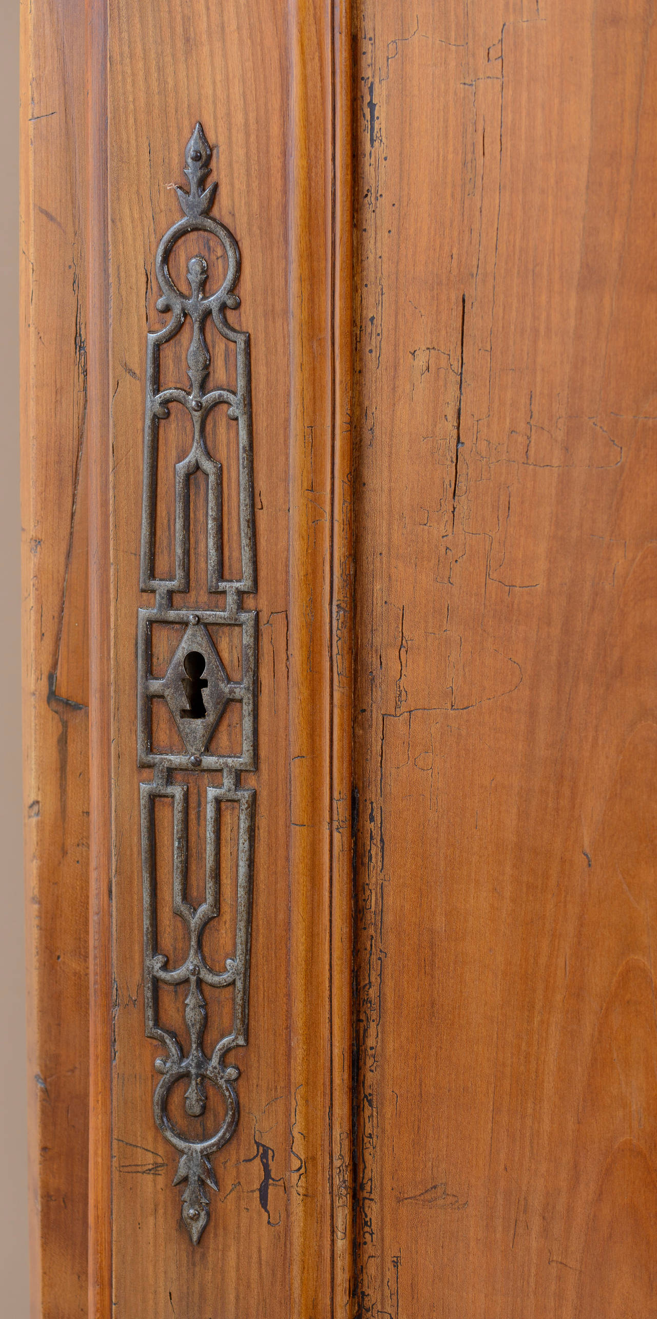 armoire bonnetière ancienne