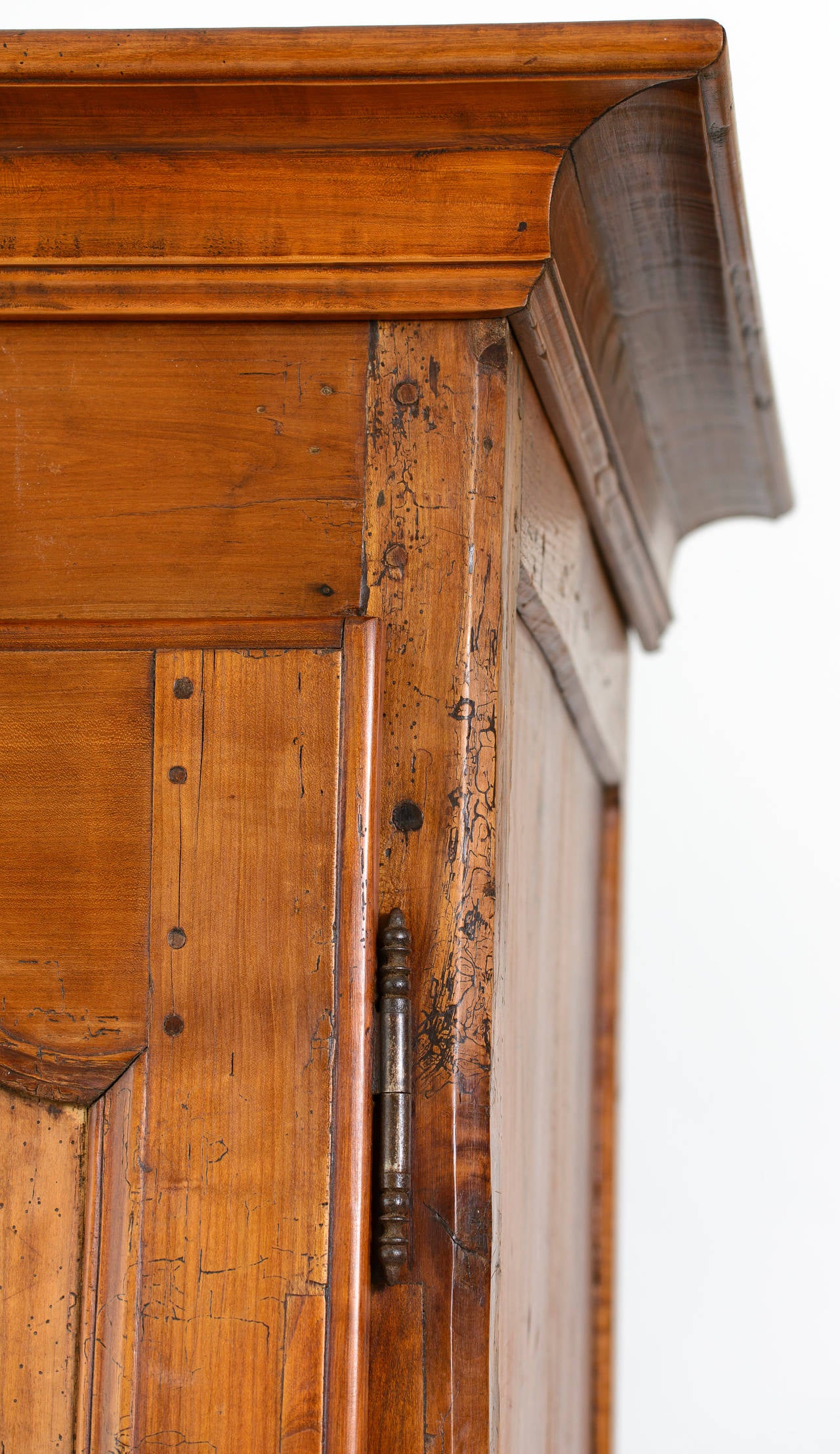 18th Century French Louis XV Bonnetiere, Armoire For Sale 2