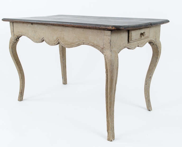 Louis XV Assiette de bureau peinte du 18ème siècle en provenance de Provence en vente