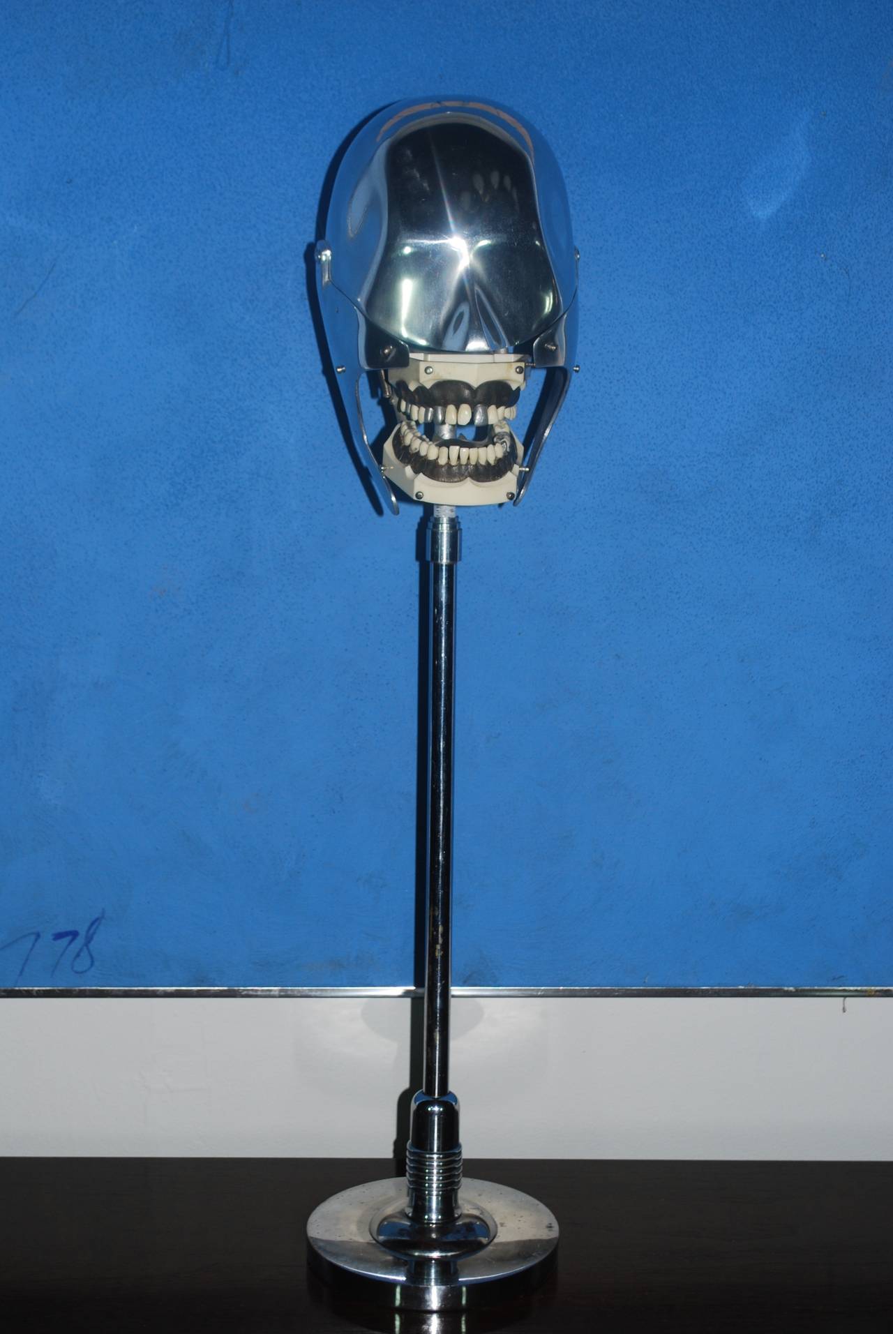 Artfully crafted aluminum teaching scull model, Columbia Dentoform, USA.
Signed with stamped marks. Newly professionally polished.