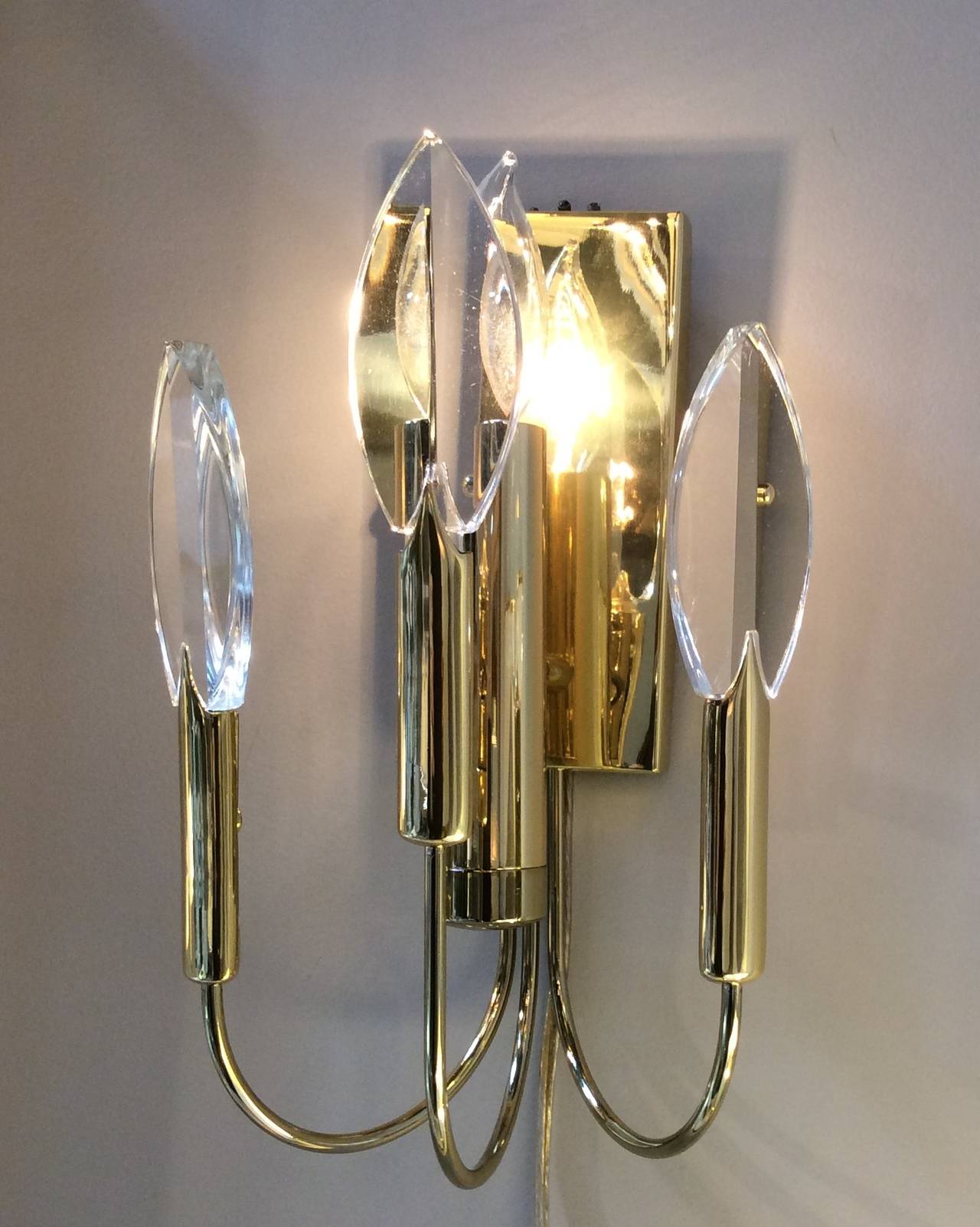 Pair of Vintage Brass and Crystal Sconces, Attributed to Sciolari In Excellent Condition In Stamford, CT