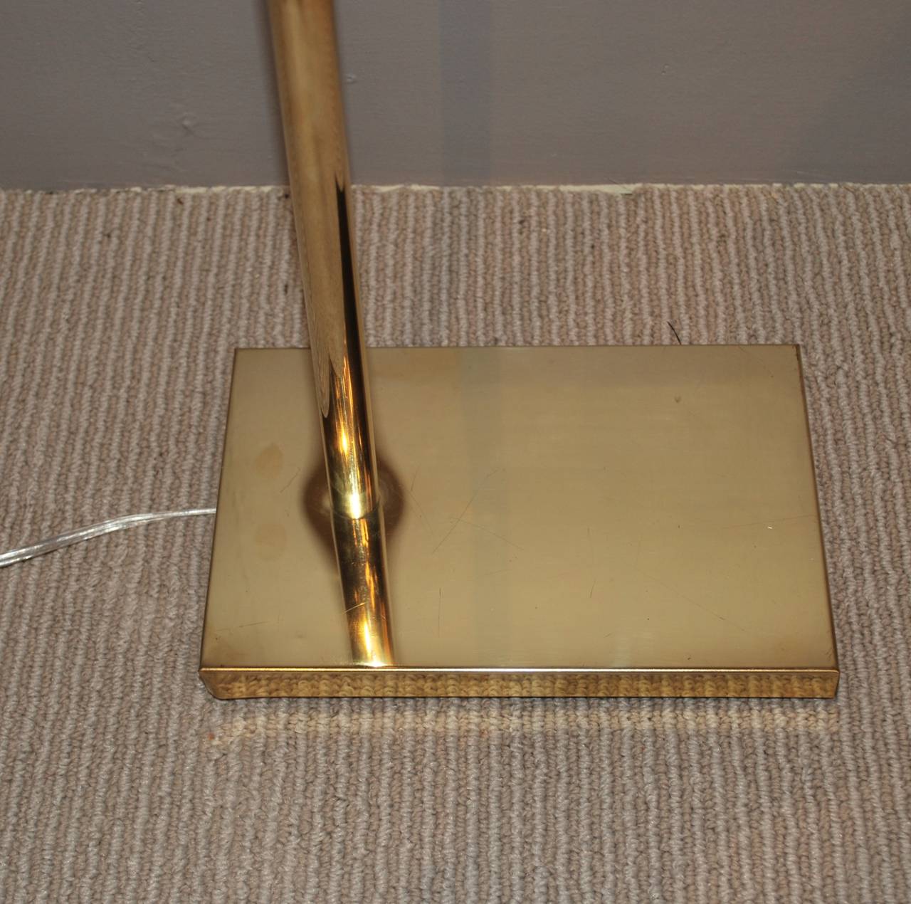 Pair of Adjustable Brass Floor Lamps In Excellent Condition In New York, NY