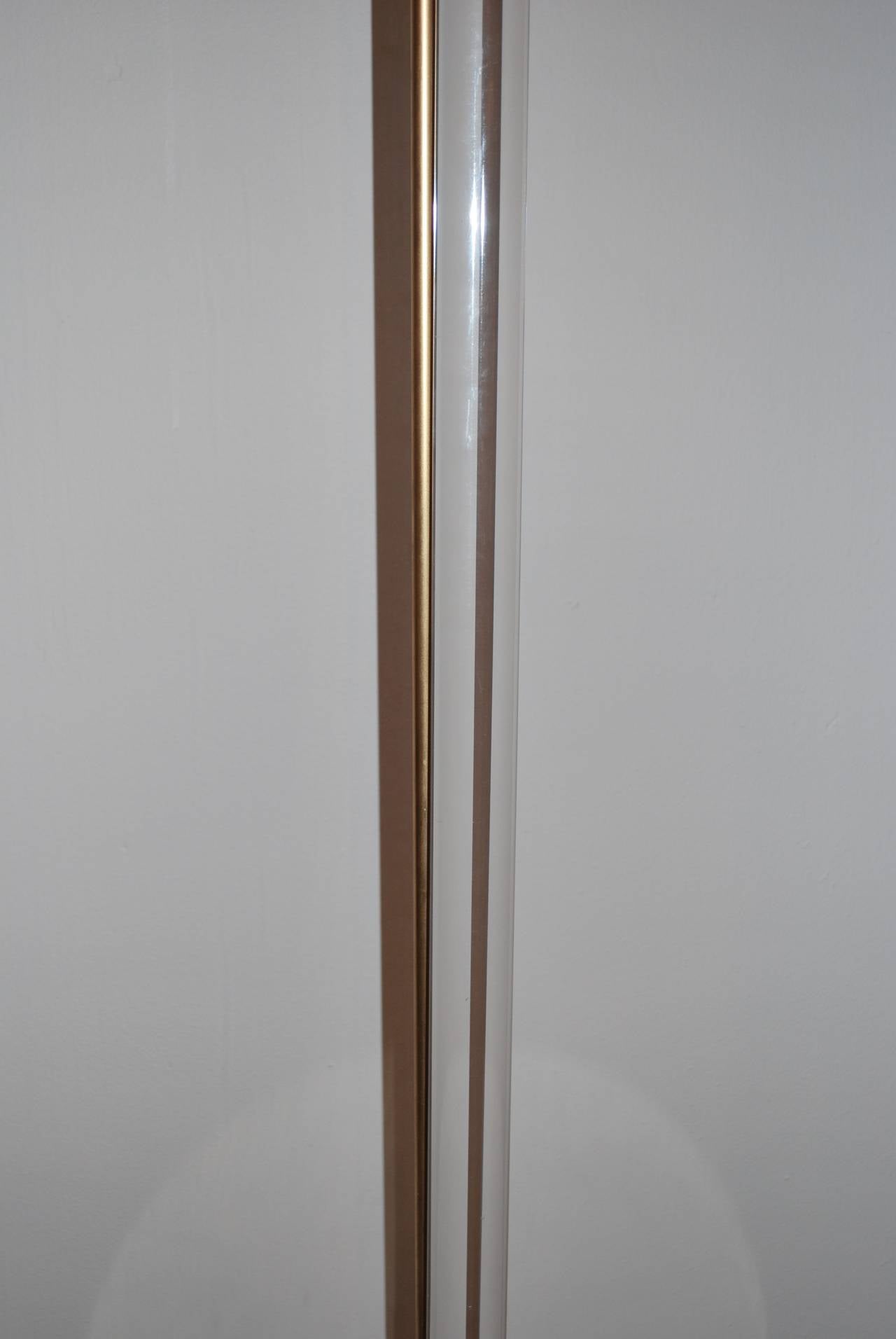 Brass and Lucite Italian Modern Floor Lamp, 1960s For Sale 2
