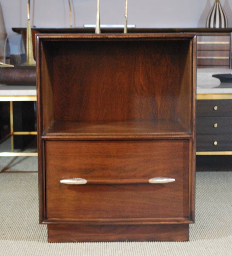 Mid-Century Modern Pair of T.H. Robsjohn-Gibbings Nightstands