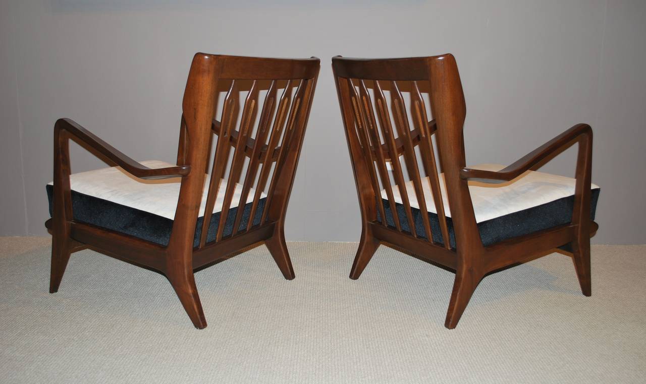 International Style Pair of Gio Ponti Armchairs, Italy, 1950s