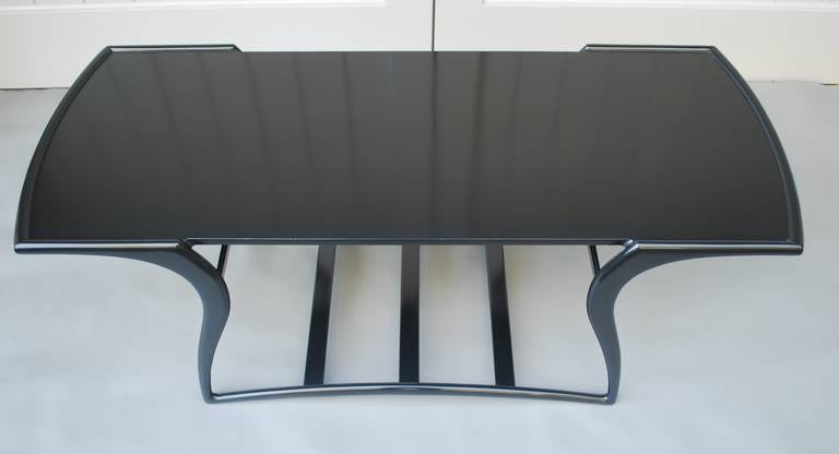 Legno Tavolino italiano scultoreo in vendita