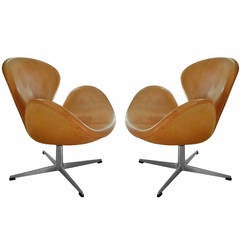 Rare Natural Leather Early Swan Chairs by Arne Jacobsen, circa 1963 3