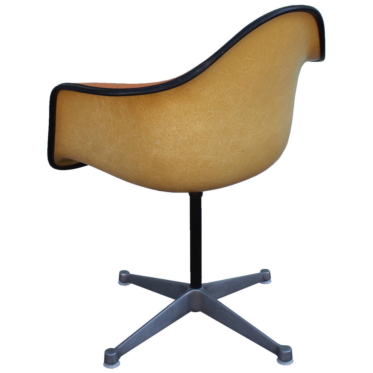 Mid-Century Modern Pair of Herman Miller Eames Swivel Bucket Chairs