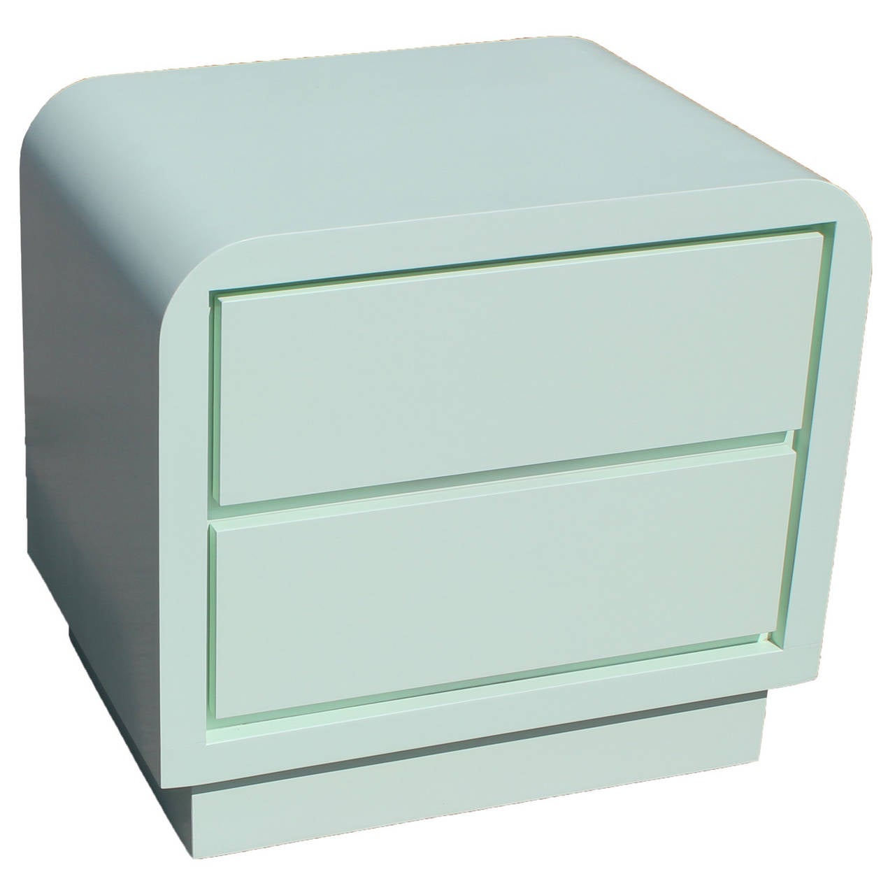 Luxe Mint Lacquered Karl Springer Style Nightstands In Excellent Condition In Houston, TX