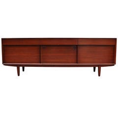 Gorgeous Clean Lined Teak Danish Sliding Door Sideboard